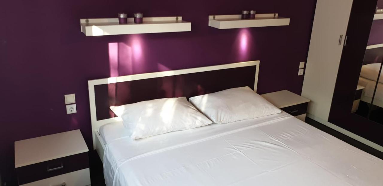 קרק Apartments And Rooms Ivana מראה חיצוני תמונה