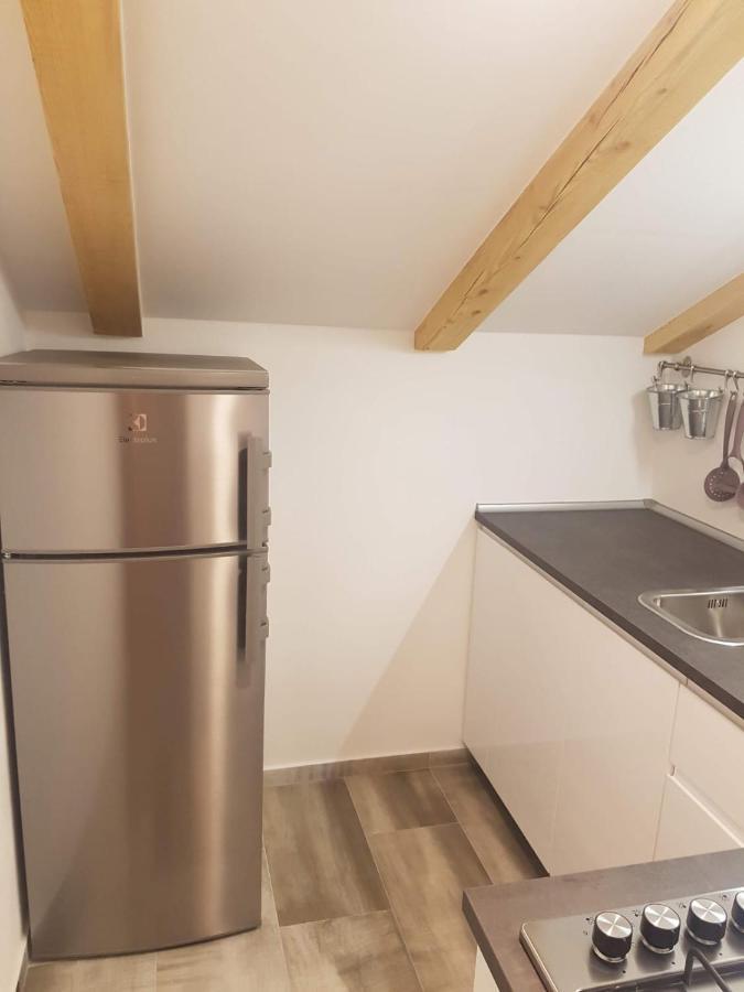 קרק Apartments And Rooms Ivana מראה חיצוני תמונה