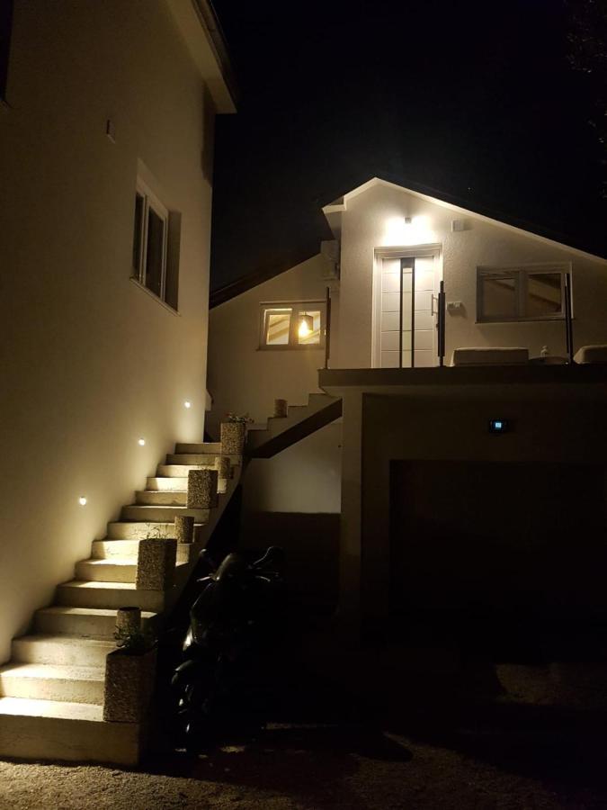 קרק Apartments And Rooms Ivana מראה חיצוני תמונה