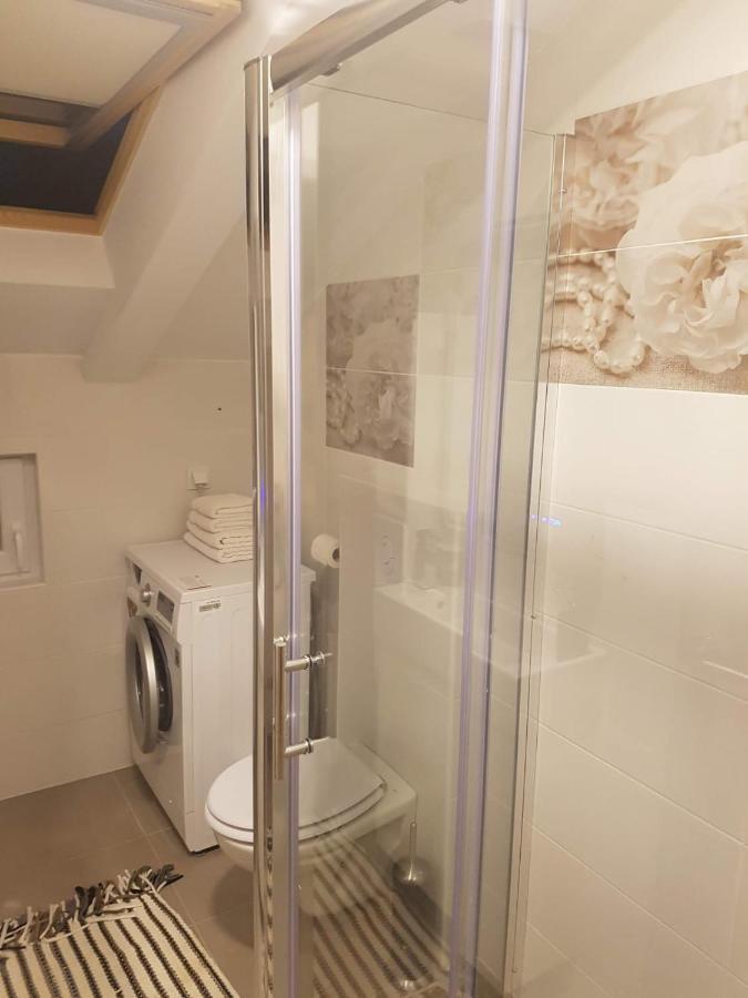 קרק Apartments And Rooms Ivana מראה חיצוני תמונה