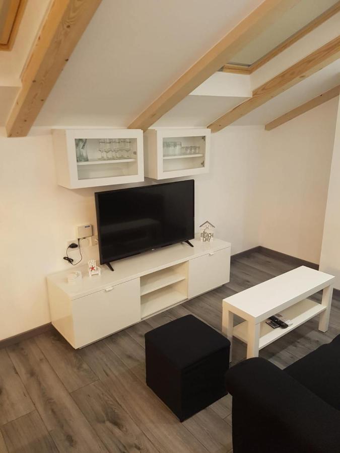קרק Apartments And Rooms Ivana מראה חיצוני תמונה